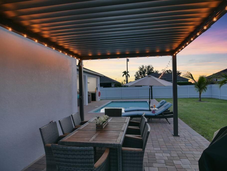 Casa Sevilla, Heated Pool, Sleeps 9, 4B3B Cape Coral Exterior photo