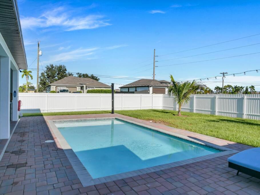 Casa Sevilla, Heated Pool, Sleeps 9, 4B3B Cape Coral Exterior photo