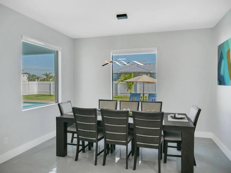 Casa Sevilla, Heated Pool, Sleeps 9, 4B3B Cape Coral Exterior photo