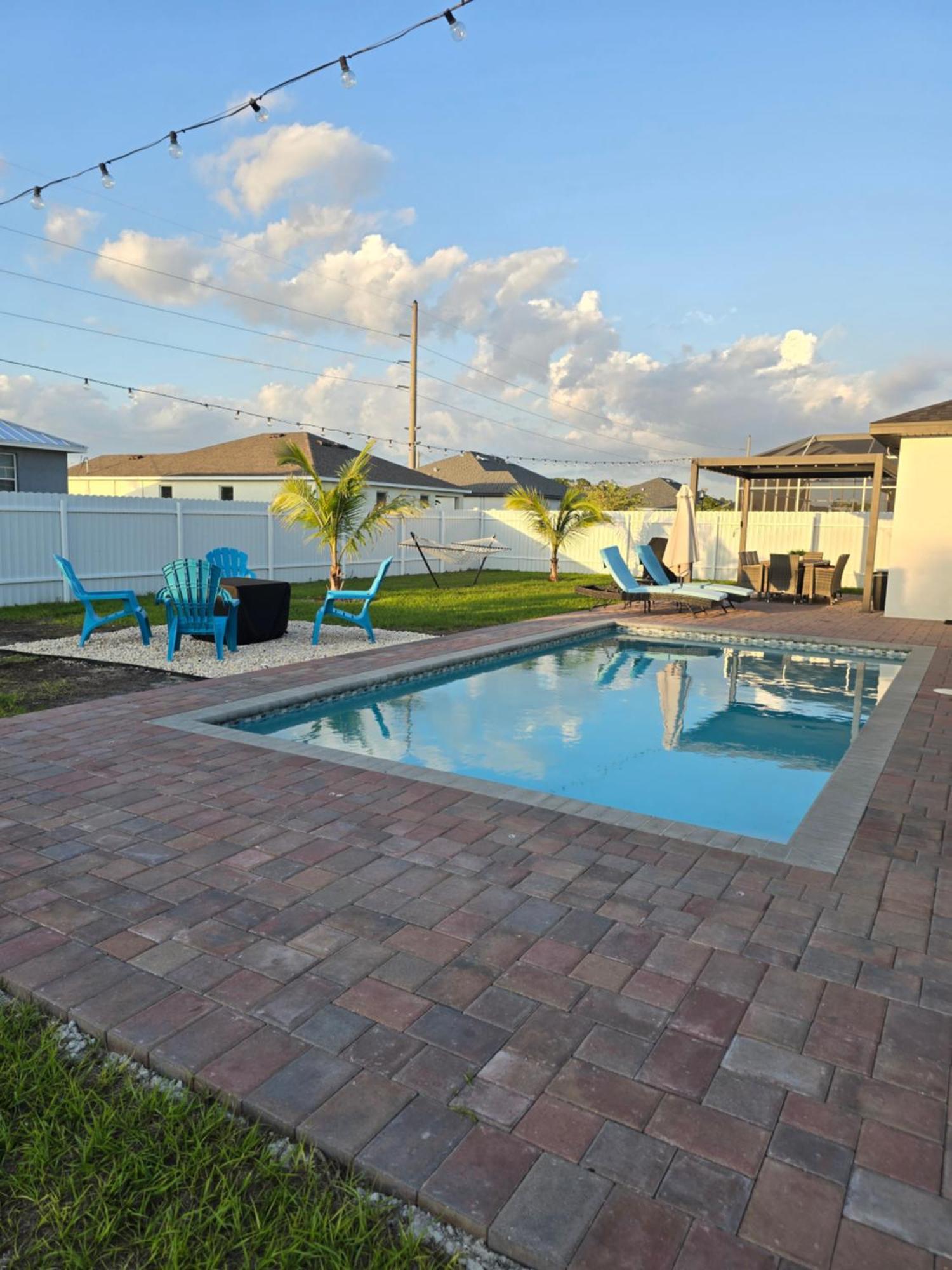 Casa Sevilla, Heated Pool, Sleeps 9, 4B3B Cape Coral Exterior photo