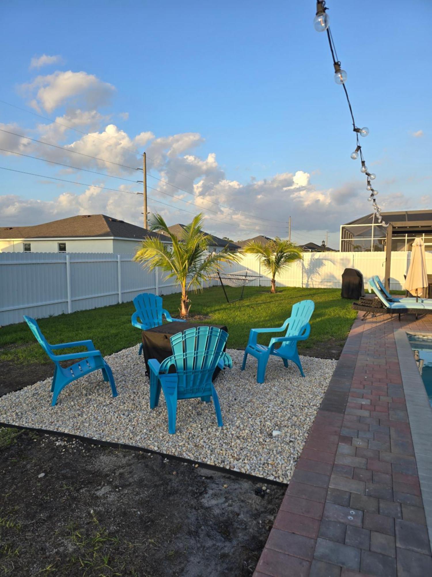 Casa Sevilla, Heated Pool, Sleeps 9, 4B3B Cape Coral Exterior photo